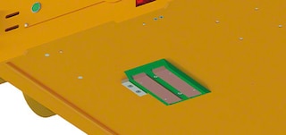 Kontaktsavienojumi tiek izmantoti automātiskai shuttle uzlādei