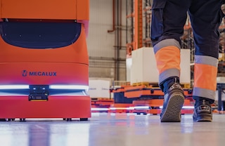 AMR roboti droši darbojas līdzās cilvēkiem