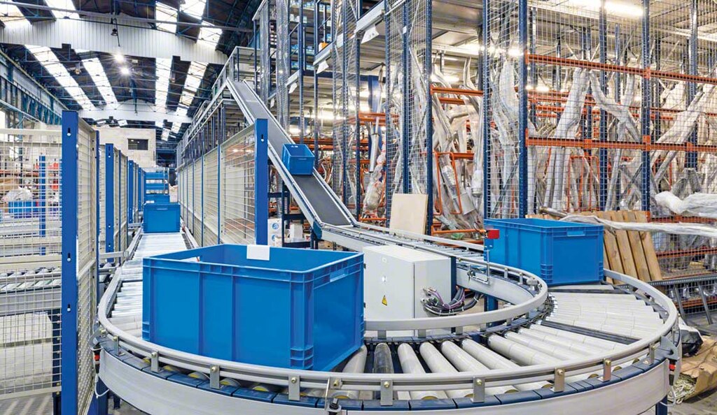 Galvenā atšķirība starp “push” un “pull” sistēmām ir saistīta ar ražošanas procesa uzsākšanas brīdi