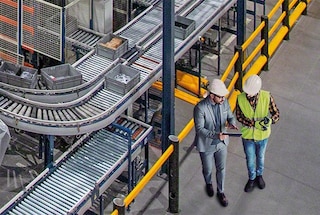 Mecalux konsultē savus klientus par noliktavu modernizāciju.