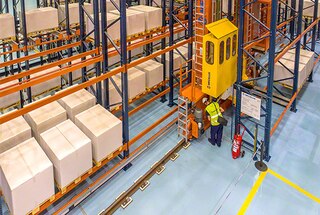 Mecalux tehniskā atbalsta pakalpojumi palīdz samazināt noliktavas dīkstāves laiku.