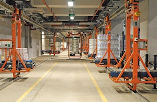 Īsceļu izveidošana paātrina transportieru pārvietošanos gar transportēšanas ķēdi