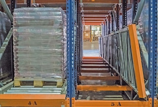 Paceļami kanāli atvieglo apkopes uzdevumu veikšanu