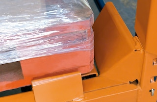 Palešu centrēšanas ierīces atvieglo iekraušanu un izkraušanu