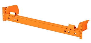 Palešu iestumšanas plauktos sliedes ir piestiprinātas pie sijām