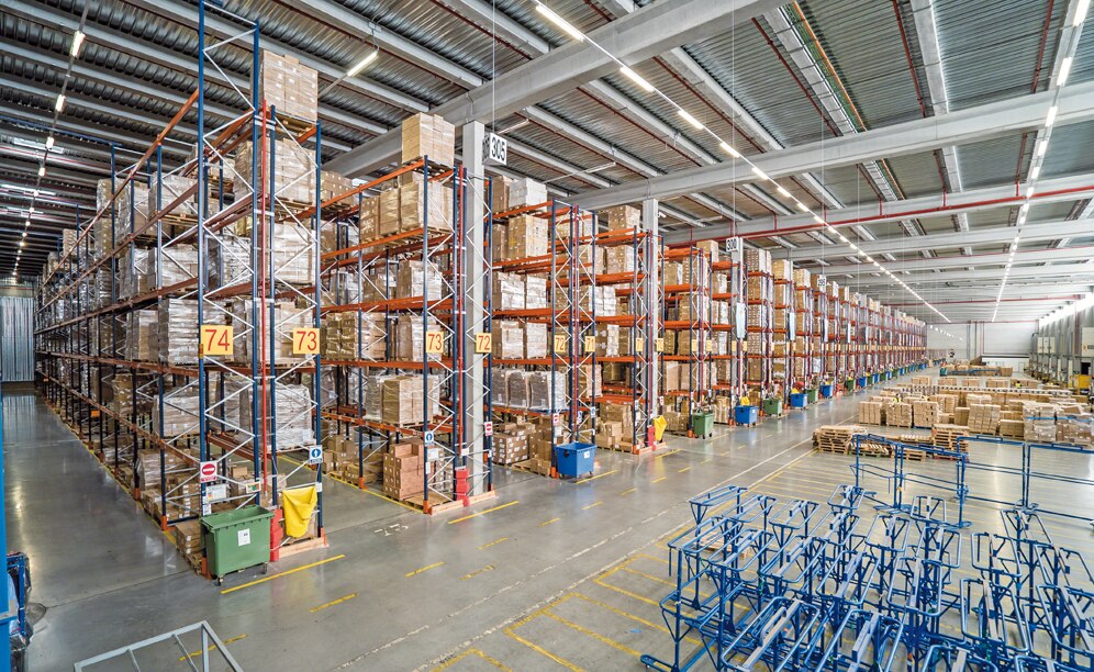 Mecalux ierīko jaunu DHL loģistikas centru Madrides priekšpilsētā Mecalux ierīko jaunu DHL loģistikas centru Madrides priekšpilsētā