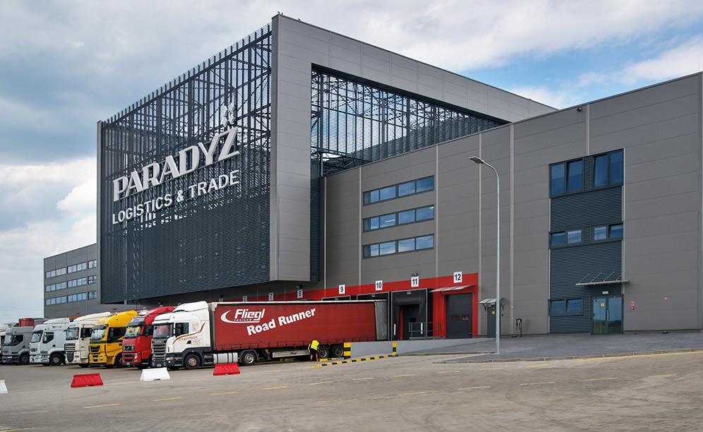 Mecalux izstrādāja Ceramika Paradyż automatizētās apšūto plauktu noliktavas projektu ar vairāk nekā 20 200 palešu ietilpību