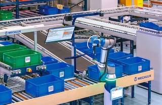 Mecalux komplektēšanas robots pilnībā automatizē pasūtījumu komplektēšanu