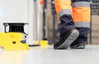 Rotoscan palēnina robotizētās rokas darbības ātrumu, kad tā konstatē operatora klātbūtni