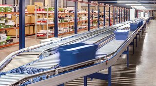 Konveijeri kastēm un konteineriem