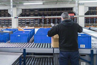 Konteineru transportēšanas konveijeri paātrina pasūtījumu izpildi