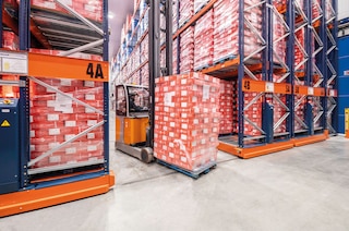 Darba ejas platums atšķiras atkarībā no izmantotā autokrāvēja veida