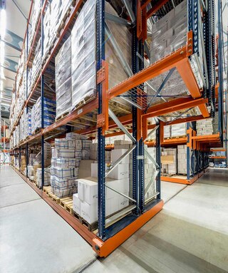 Gājēju pārejas var ierīkot blakus sienai tuvākajam modulim, un tās var aprīkot ar pieņemšanas un nodošanas punktiem