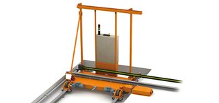 Pārejas tilts pārvieto palešu kraušanas celtņus no vienas ejas uz otru