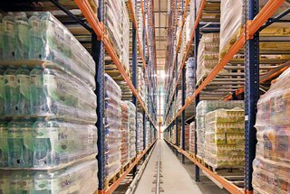 Palešu kraušanas celtņu lietošana paplašina uzglabāšanas kapacitāti