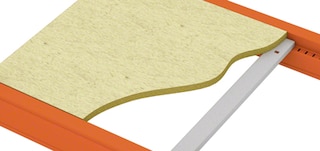 Palešu plauktus var aprīkot ar plauktiem no kokskaidu plātnes