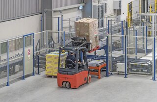 Palešu transportēšanas konveijeri ir daudzpusīgi, modulāri un pielāgojami jebkuras noliktavas izkārtojumam