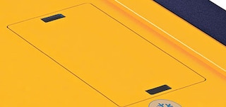 Shuttle vagonetes augšējā daļā ir nodalījums akumulatoram