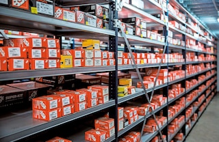 Šķērssavienojuma komplekts uzlabo M3 sīkpreču industriālo plauktu garenisko stingrību