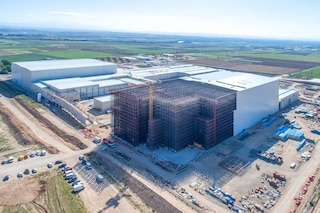 Silosu tipa noliktavas konstrukcija ļauj uzstādīt noliktavas ar lielu uzglabāšanas kapacitāti