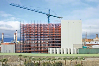 Silosu tipa noliktavas var būt līdz 45 m augstas