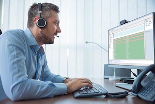 Mecalux sniedz klientiem tūlītēju tehnisko palīdzību, izmantojot savu zvanu centru.