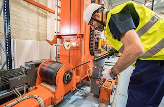 Mecalux tehniskā atbalsta komanda palīdz samazināt dīkstāves laiku noliktavā līdz minimumam.