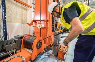 Mecalux tehniskā atbalsta komanda palīdz samazināt dīkstāves laiku noliktavā līdz minimumam.